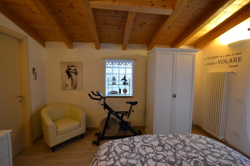 B&B Il Noce Alla Finestra 로에 객실 사진
